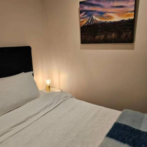 Riverside- Hot Tub- Free Parking- CBD